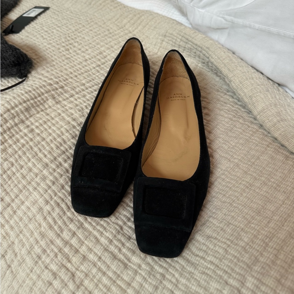 ANN MASHBURN Black Suede Heels
